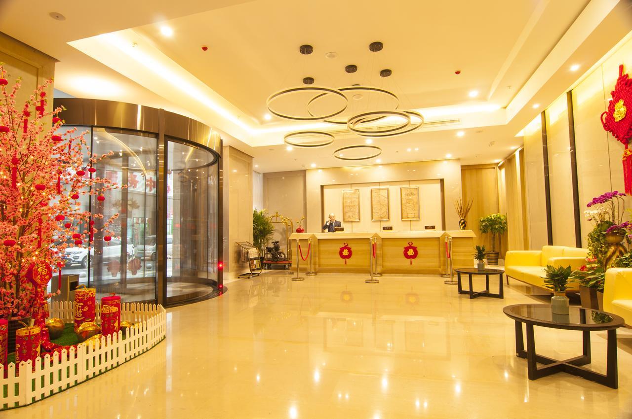 Home Plus Suite Hotel And Apartment 武漢市 エクステリア 写真