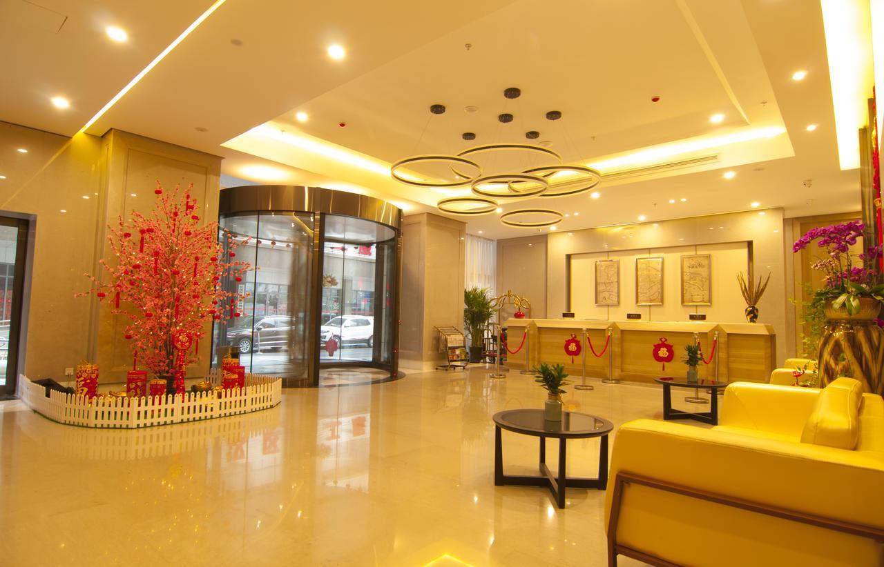 Home Plus Suite Hotel And Apartment 武漢市 エクステリア 写真