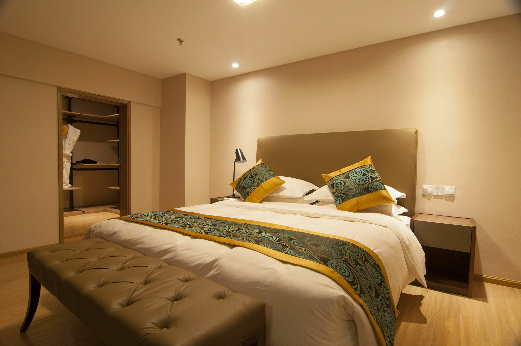 Home Plus Suite Hotel And Apartment 武漢市 エクステリア 写真