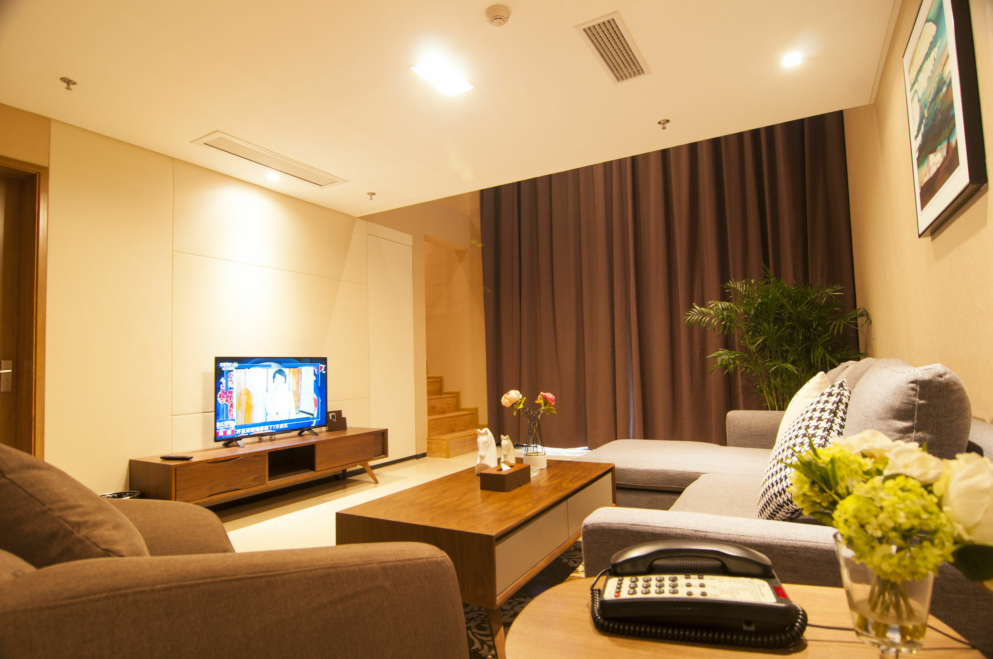 Home Plus Suite Hotel And Apartment 武漢市 エクステリア 写真