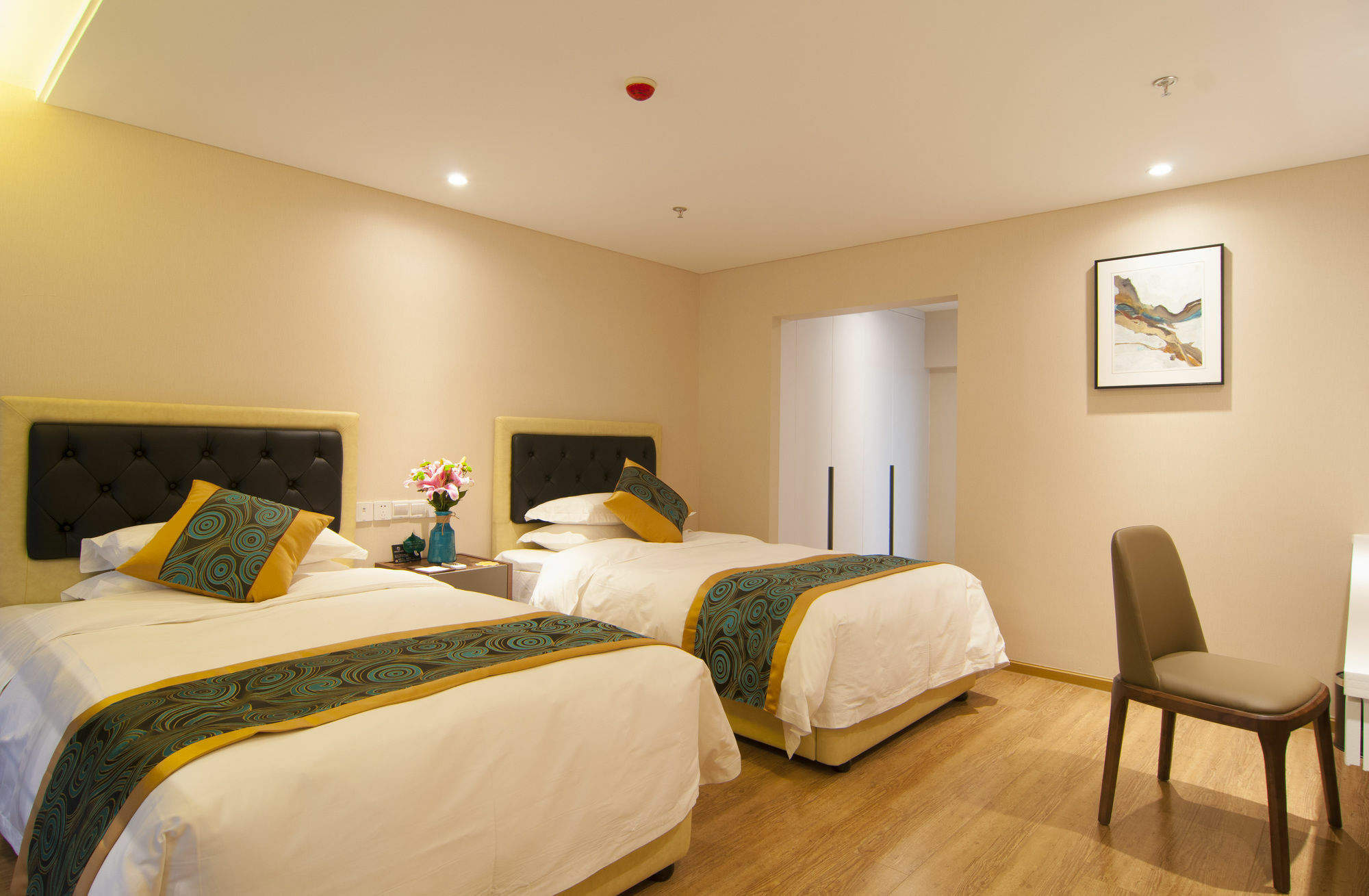 Home Plus Suite Hotel And Apartment 武漢市 エクステリア 写真