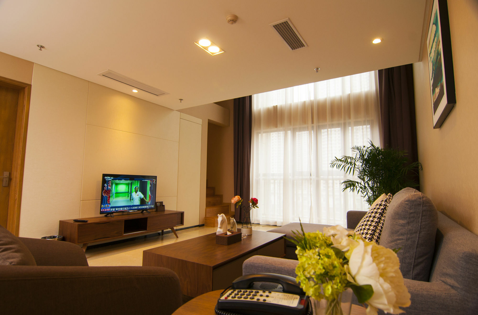 Home Plus Suite Hotel And Apartment 武漢市 エクステリア 写真